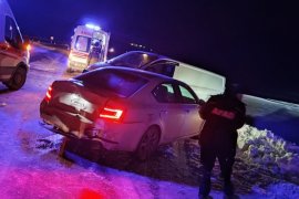 Bitlis-Van Karayolunda Zincirleme Trafik Kazası