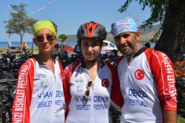 4. Van Denizi Bisiklet Festivali’ne Katılan Gönüllüler Tatvan’a Vardı