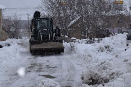 Mutki Belediyesi karla mücadele çalışmaları