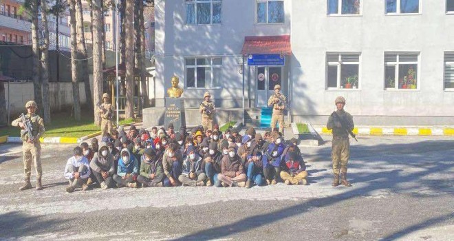 Bitlis’te 70 Düzensiz Göçmen Yakalandı