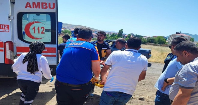 Tatvan’da Meydana Gelen Trafik Kazasında 3 Kişi Yaralandı