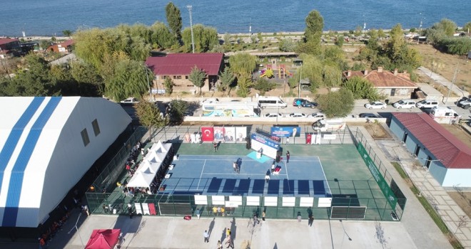 ‘Tatvan Nemrut Krater Gölü Cup’ Ulusal Tenis Turnuvası Törenle Açıldı