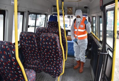 Tatvan’da Toplu Taşıma Araçları Dezenfekte Ediliyor
