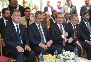 Milli Eğitim Bakanı Mahmut Özer Bitlis’te Bir Dizi Ziyaretlerde Bulundu