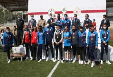 Ampute Futbol Türkiye Kupası Şampiyonu Etimesgut Belediyesi Oldu