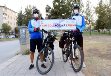 Vangölü Aktivistleri Van’dan Ankara’ya Pedal Çeviriyor