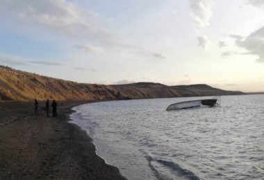 Van Gölü'nde göçmen taşıyan tekne battı, 7 kişi öldü