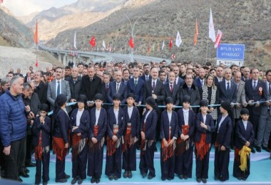 Bitlis Çayı Viyadüğü ve Bağlantı Yolları Törenle Ulaşıma Açıldı