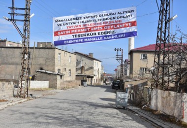 Esentepe Mahallesi Sakinlerinden Başkan Geylani’ye Teşekkür Pankartı