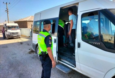 Emniyet ve Jandarma Ekipleri Bitlis’teki Servis Araçlarını Denetledi