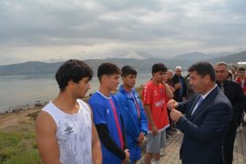 Tatvan Sahilinde Atletizm Müsabakaları Yapıldı