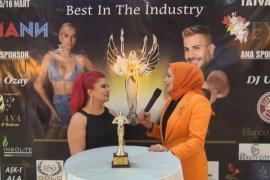Güzellik Uzmanı ve Eğitmen Zehra Kahraman Yılın Başarı Ödülünü Aldı