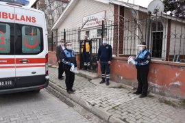Tatvan’daki sağlık çalışanları ve kolluk kuvvetlerine siperli maske dağıtıldı