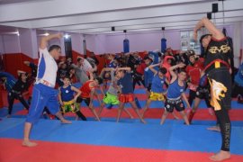 Tatvan’da düzenlenen Kick Boks ve Muay Thai kampına 4 ülkeden 65 sporcu katıldı