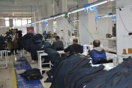 Tatvan’da Kurduğu Tekstil Fabrikasında 100 Kişiye İstihdam Sağlıyor