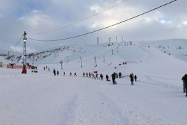 Bitlis’te ‘Meşaleli Kayak Festivali’ Düzenlendi