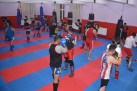 Tatvan’da uluslararası Muaythai kampı düzenlendi