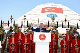 Cumhurbaşkanı Erdoğan Ahlat’ta Vatandaşlarla Buluştu