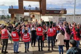 BEÜ Kızılay Öğrenci Topluluğu Elazığ'daki minik kalplere dokundu