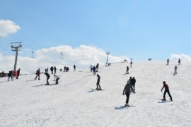 Bitlis Eren Üniversitesi Kar Festivali Düzenlendi