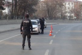 Tatvan’daki sokaklar sessizliğe büründü