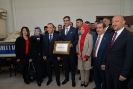 Bitlis Belediye Başkanı Nasrullah Tanğlay göreve başladı