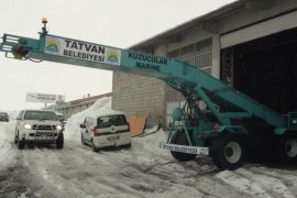 Tatvan’da kar küreme aracı üretildi