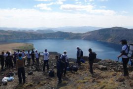 Bitlis’te 2 bin 800 rakımda Nişan Töreni düzenlendi