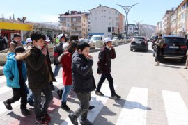 Hizan’da ‘Yaya Önceliği Kırmızı Çizgimizdir’ Uygulaması Gerçekleştirildi