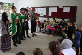 Bitlis Belediyesi Köy Çocukları İçin Tiyatro Düzenledi