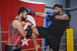 Bitlisli Sporcular Muay Thai Dünya Şampiyonası’na Katıldı