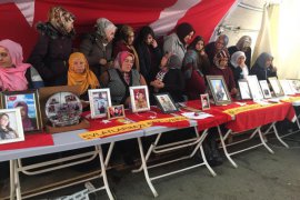 Bitlisli annelerden Diyarbakır’da evlat nöbetindeki annelere destek