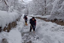 Bitlis Belediyesi karla mücadele çalışmaları aralıksız sürdürülüyor