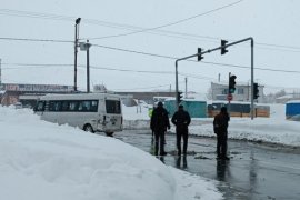 Bitlis’te Bir Tır ile Bir Minibüs Çarpıştı