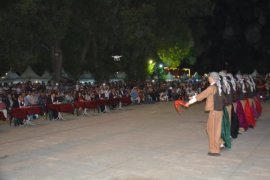 Tatvan’da düzenlenen Halk Oyunları Yarışması'na 10 il katılım gösterdi