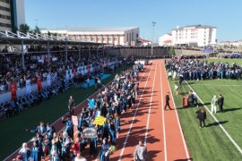 Bitlis Eren Üniversitesi'nde Mezuniyet Töreni Düzenlendi