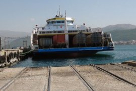 Türkiye'nin en büyük ikiz feribotları Van Gölü'nde
