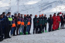 Bitlis’te Kapsamlı Bir Şekilde Çığ Tatbikatı Yapıldı