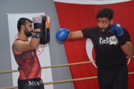 Bitlisli Sporcular Muay Thai Dünya Şampiyonası’na Katıldı