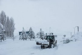 Bitlis Belediyesinden karla mücadele seferberliği başlattı
