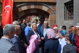 Bitlis’teki tarihi cami ve türbe restore edildi