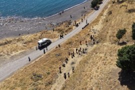 Van Gölü’nün Tatvan Sahilinde 4 Ton Çöp Toplandı