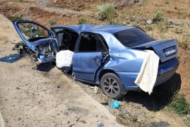 Tatvan’da Trafik Kazası: 4 Yaralı