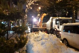 Tatvan Belediyesi Kar Temizleme Çalışmalarını Sürdürüyor