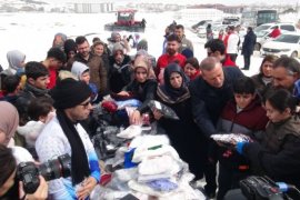 Bitlis’te Depremden Etkilenen Çocuklar İçin Kar ve Kızak Etkinliği Düzenlendi