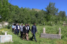 Bitlis’te bayram öncesi mezarlıklara bakım çalışmasına başlandı