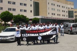 Bitlis’teki Doktorlar ve Sağlık Çalışanları, Dr. Ekrem Karakaya'nın Öldürülmesine Tepki Gösterdi