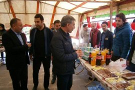 İhtiyaç sahibi öğrenciler yararına Tatvan'da kermes düzenlendi