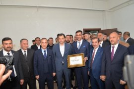 Bitlis Belediye Başkanı Nasrullah Tanğlay göreve başladı