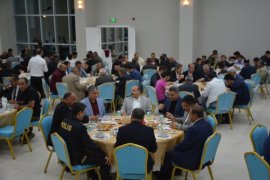 Tatvan Belediyesi tarafından esnaflara yönelik iftar yemeği düzenlendi
